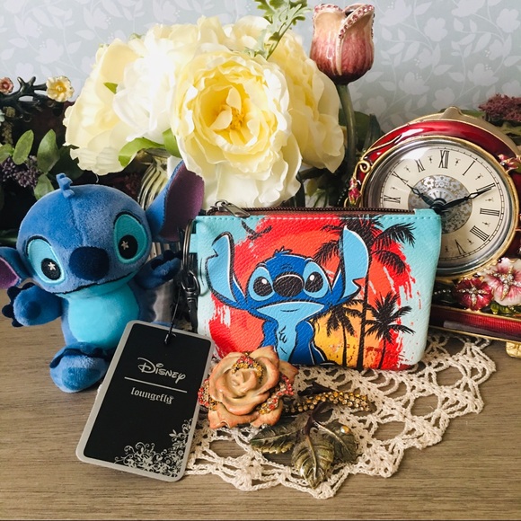 Loungefly Handbags - 🚨1 DAY SALE Loungefly Stitch Key Ring ID Wallet